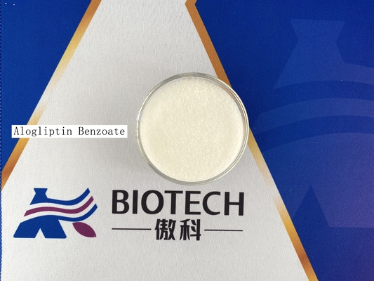 Alogliptin Benzoate หมายเลข CAS 850649-62-6 ความบริสุทธิ์ 99% C25H27N5O4 ผงผลึกสีขาวหรือกึ่งสีขาว